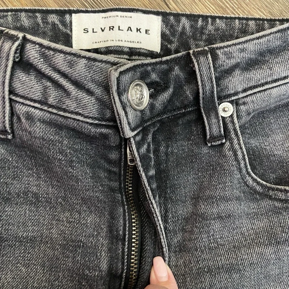 SLVRLAKE Lou Lou Slim Straight Jeans In River‎ Moon Grey Wash Size 26